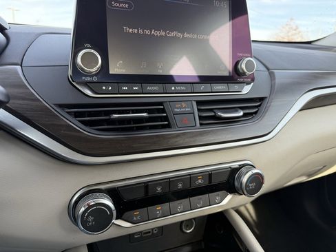 Used 2023 Nissan Altima 2.5 SV image 18