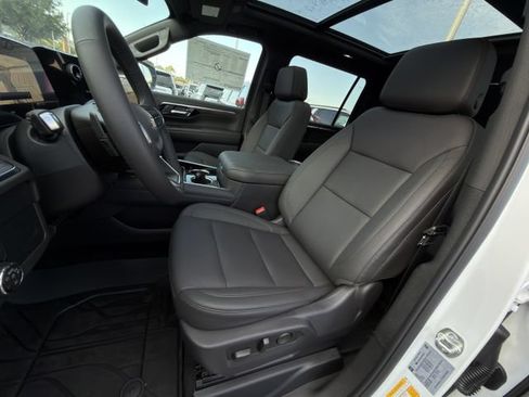 New 2026 Chevrolet Suburban LT w/ Comfort Package RWD image 18