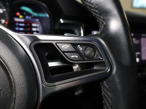 Used 2019 Porsche Macan AWD/4WD image 21