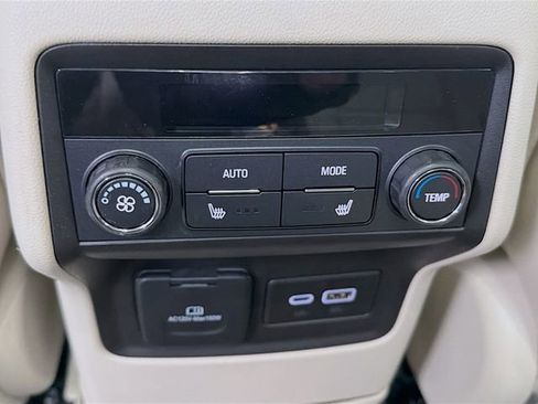 Certified 2023 GMC Acadia Denali w/ Denali Ultimate Package image 24