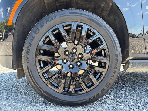 Used 2026 GMC Yukon Denali w/ Sun & Power Step Package AWD/4WD image 6