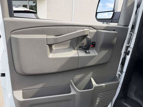 Used 2022 Chevrolet Express 2500 w/ Driver Convenience Package RWD image 16