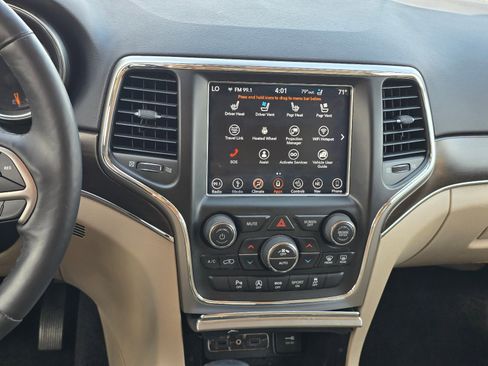 Used 2018 Jeep Grand Cherokee Limited w/ Luxury Group II image 16