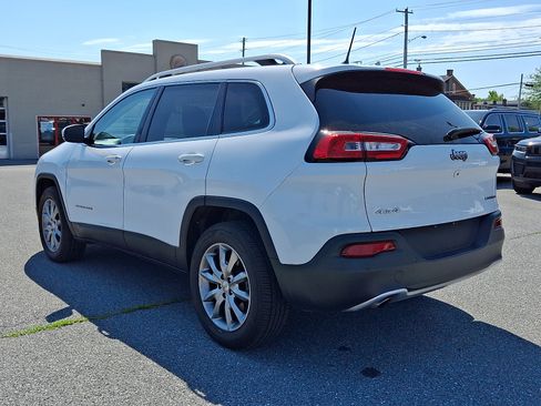 Used 2018 Jeep Cherokee Limited AWD/4WD image 5