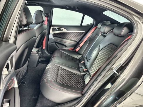 Used 2022 Genesis G70 3.3T RWD image 25