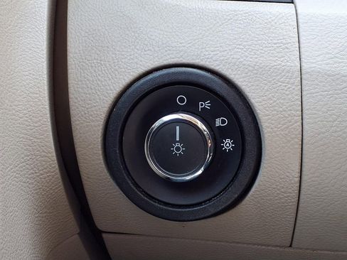 Used 2012 Ford Taurus SEL AWD/4WD image 16