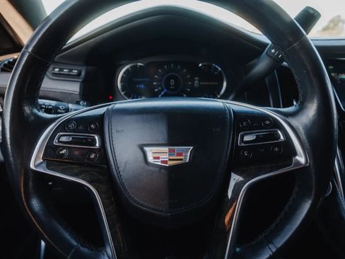 Used 2016 Cadillac Escalade Platinum image 17