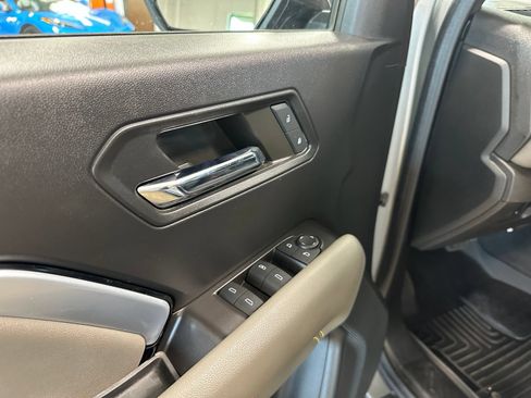 Used 2024 Chevrolet Colorado ZR2 w/ Technology Package AWD/4WD image 12