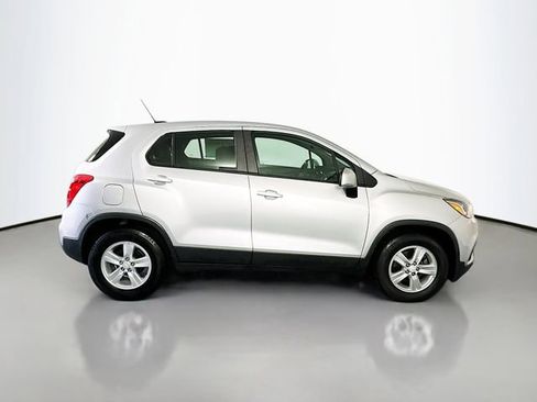 Used 2019 Chevrolet Trax LS w/ LPO, Cargo Package FWD image 8