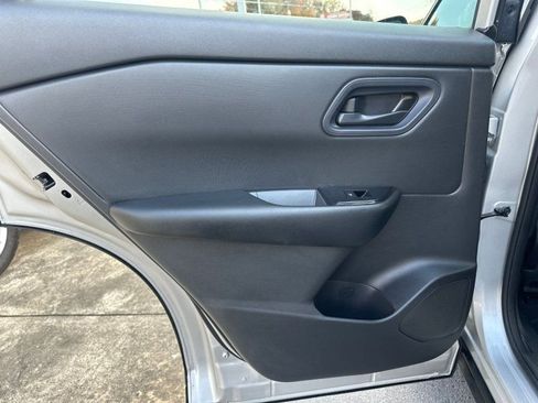 Used 2024 Nissan Rogue S AWD/4WD image 14
