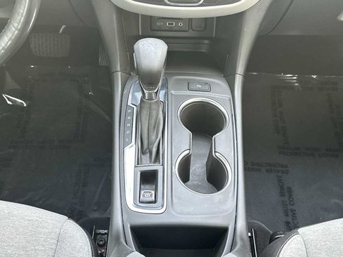 Used 2022 Chevrolet Equinox LT FWD image 30
