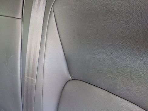 Used 2020 Jaguar F-PACE Premium image 15