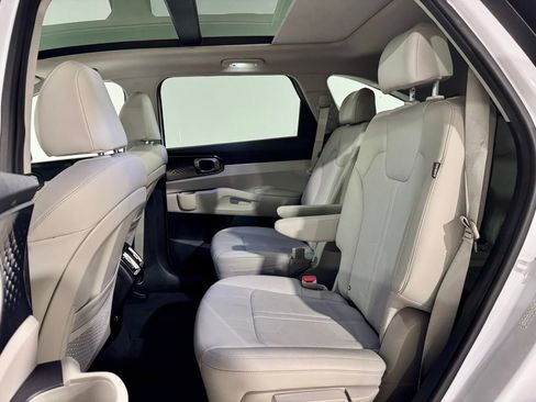 Used 2024 Kia Sorento EX w/ Panoramic Sunroof Package image 29