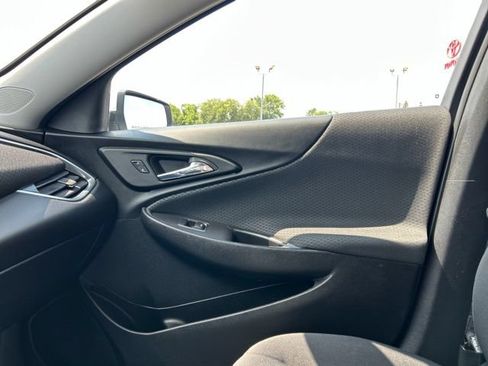 Used 2016 Chevrolet Malibu LT FWD image 39