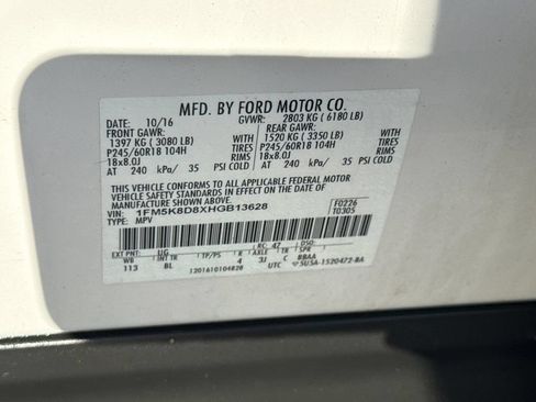 Used 2017 Ford Explorer XLT w/ Equipment Group 202A AWD/4WD image 18