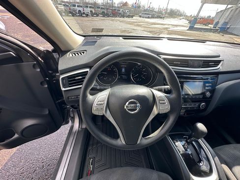 Used 2016 Nissan Rogue S image 17