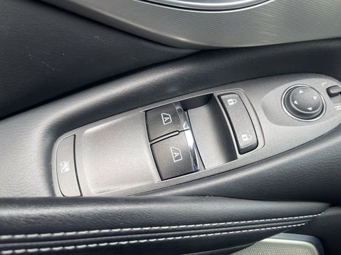 Used 2019 INFINITI Q60 3.0t Luxe w/ Essential Package image 25