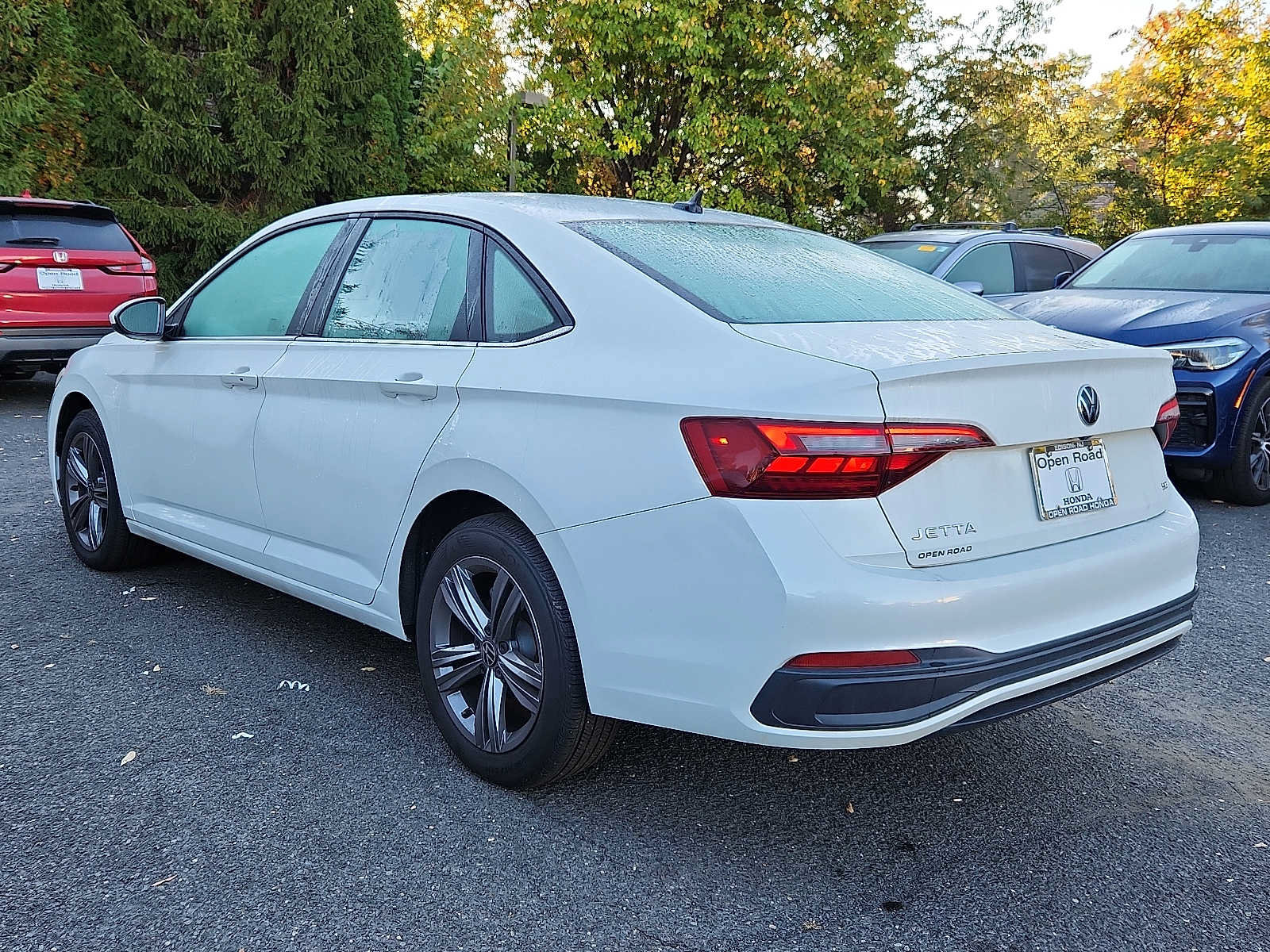 Used 2023 Volkswagen Jetta SE FWD image 4