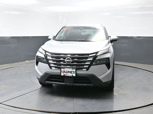 Used 2025 Nissan Rogue SV AWD/4WD image 5