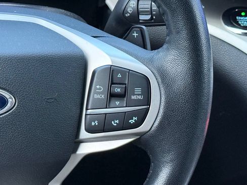 Used 2020 Ford Explorer XLT w/ Equipment Group 202A AWD/4WD image 33