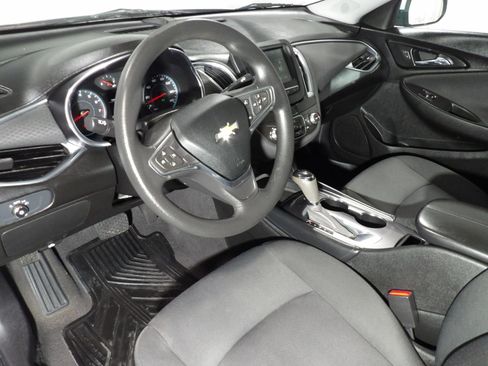 Used 2018 Chevrolet Malibu LT FWD image 9