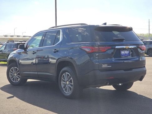 Used 2023 Chevrolet Traverse LT FWD image 16