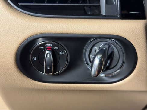 Certified 2026 Porsche Macan S AWD/4WD image 17
