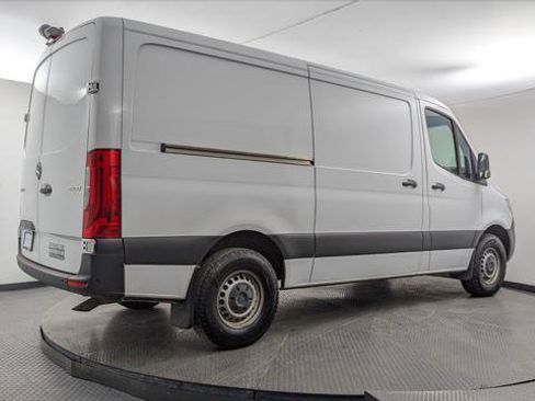 Used 2022 Mercedes-Benz Sprinter 1500 image 8