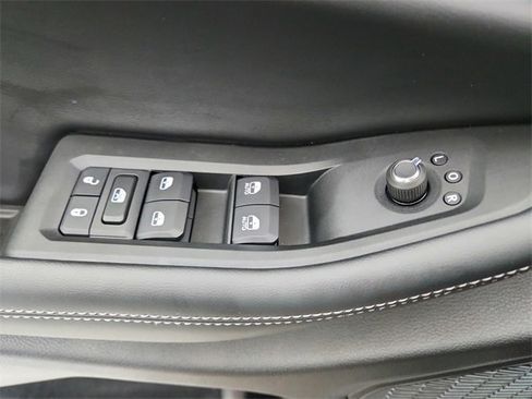 New 2025 Jeep Grand Cherokee L Altitude image 31