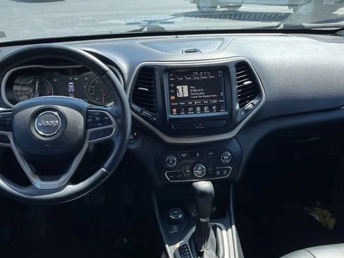 Used 2017 Jeep Cherokee Limited AWD/4WD image 4