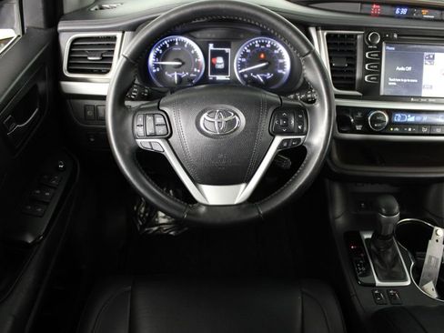 Used 2019 Toyota Highlander XLE w/ Protection Package #3 AWD/4WD image 6