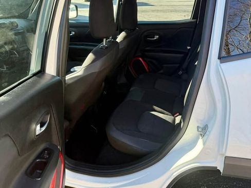 Used 2018 Jeep Renegade Trailhawk w/ Cold Weather Group II image 8