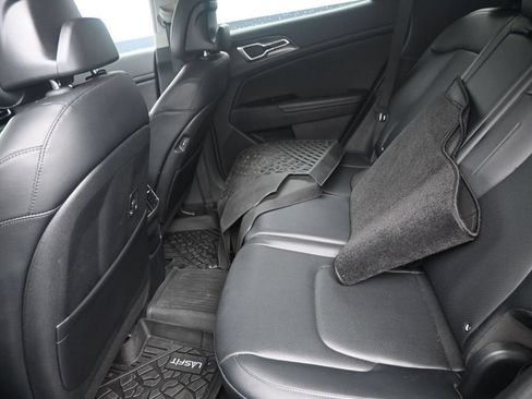 Used 2024 Kia Sportage EX FWD image 15