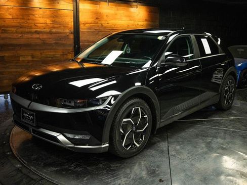 Used 2024 Hyundai Ioniq 5 SE image 2