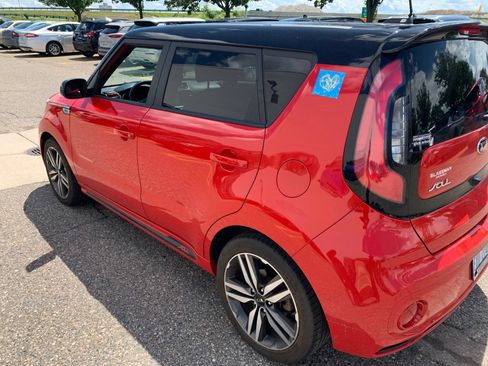 Used 2019 Kia Soul + FWD image 5