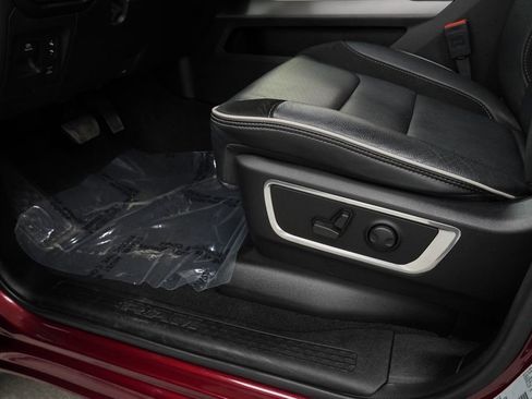 Used 2025 RAM 1500 Laramie w/ Advanced Safety Group II image 39