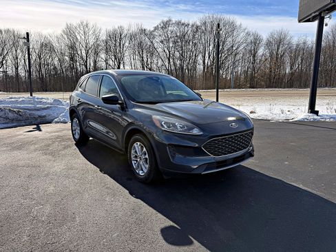 Used 2022 Ford Escape SE w/ Convenience Package image 3