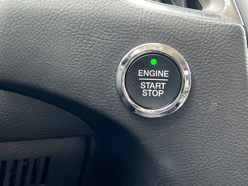 Used 2024 Ford Edge Titanium image 22