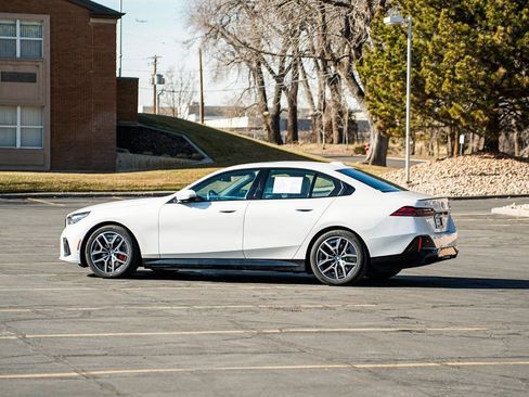 Used 2025 BMW i5 xDrive40 w/ M Sport Package image 7