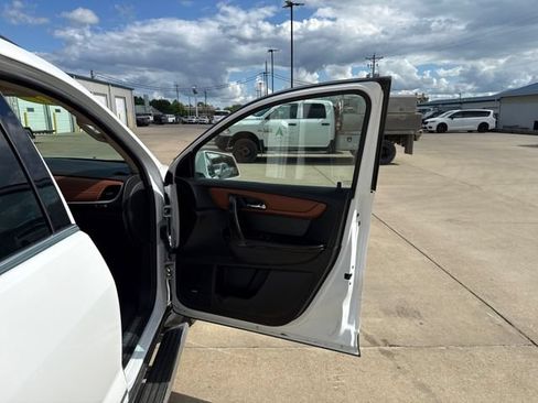Used 2017 Chevrolet Traverse Premier FWD image 22