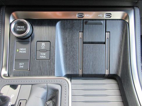 Used 2026 Lexus GX 550 w/ Cold Area Package AWD/4WD image 51