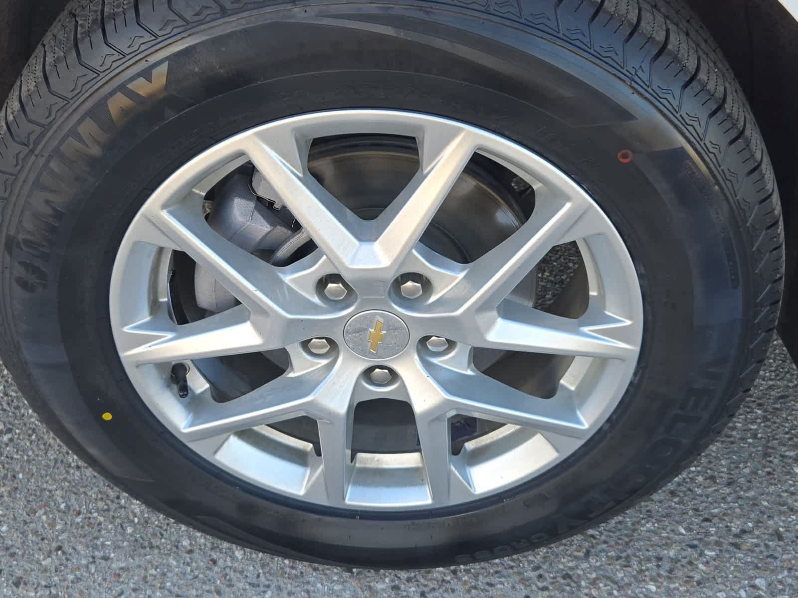 Used 2024 Chevrolet Equinox LT FWD image 14