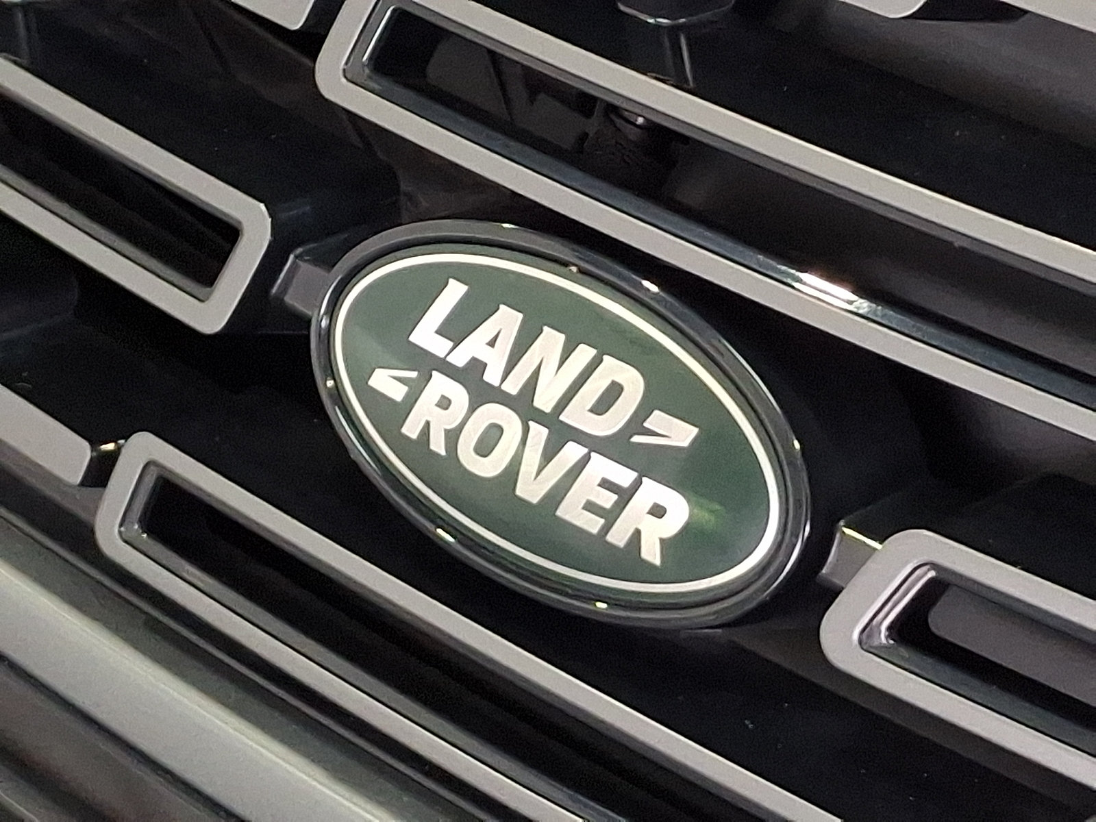 Certified 2026 Land Rover Range Rover Velar S AWD/4WD image 32