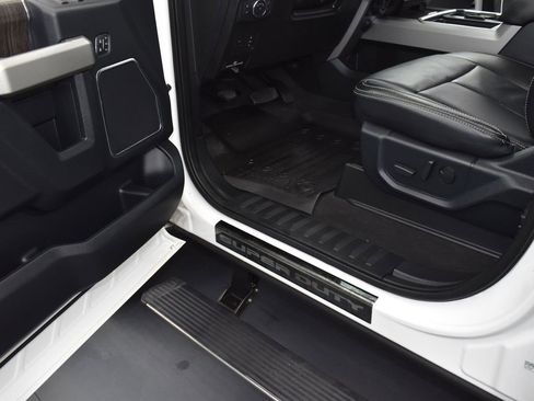 Used 2021 Ford F250 Lariat image 9