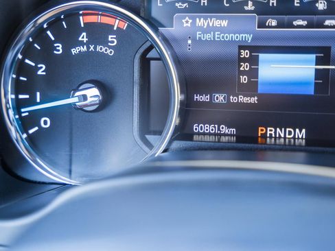 Certified 2022 Ford F450 Platinum w/ FX4 Off-Road Package image 54