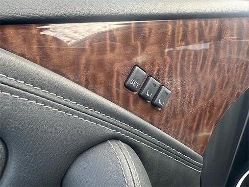 Used 2017 Nissan Armada Platinum w/ Interior Lighting Package image 13