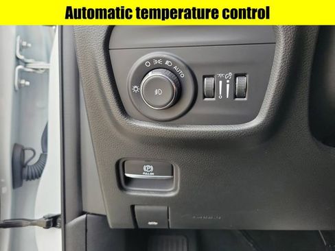 Used 2023 Jeep Grand Cherokee Limited image 19