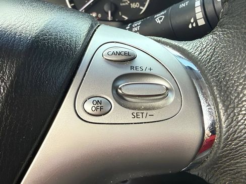 Used 2017 Nissan Murano SV FWD image 17