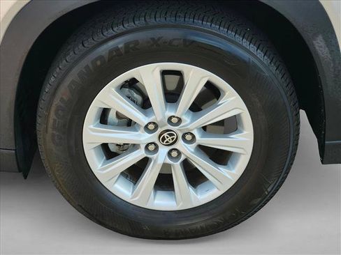 Used 2025 Toyota Grand Highlander FWD image 27