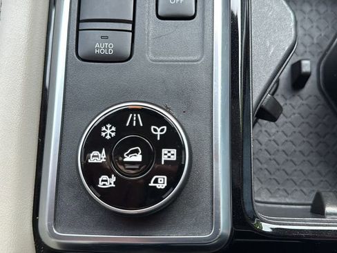 Certified 2023 Nissan Pathfinder SL image 19